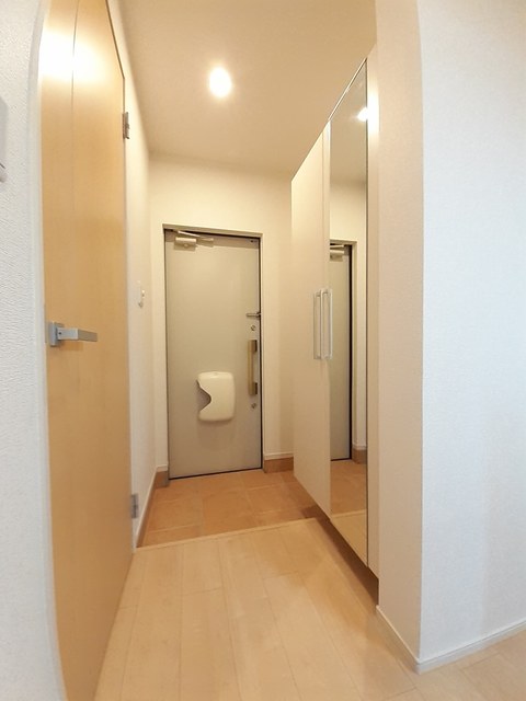アイリス湘南 玄関