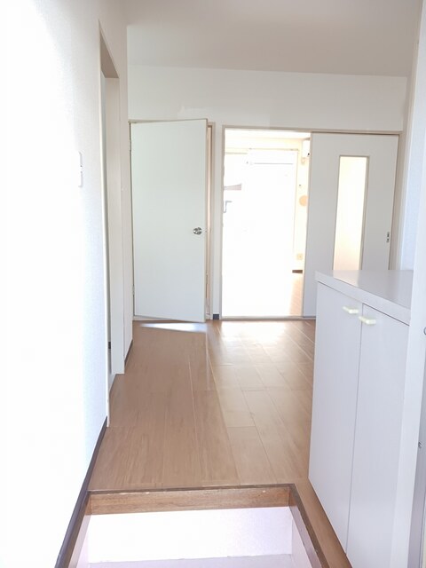 プラムハイツＢ 玄関