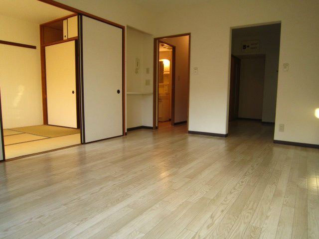ヴェルドミール壱番館 リビング