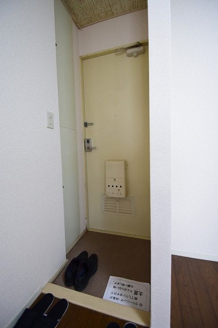 オークスＣ 玄関