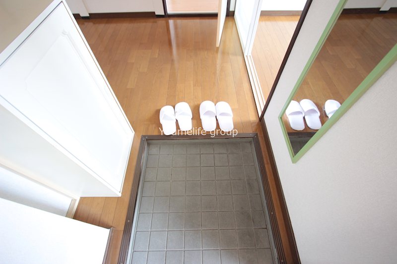 メゾン蓮正寺 玄関