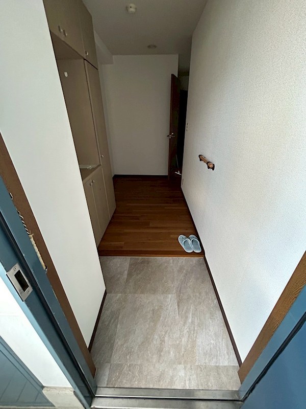 ホワイトレジデンス山口 玄関