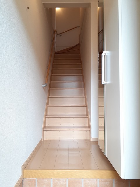 ヒルトップテラスＡ 玄関