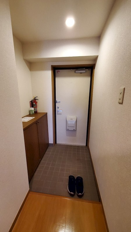 プレエステート長田 玄関