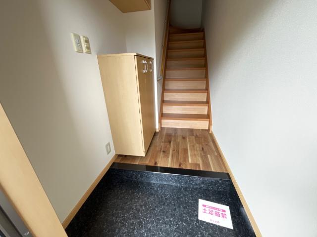 ヴァンベールＫ 玄関
