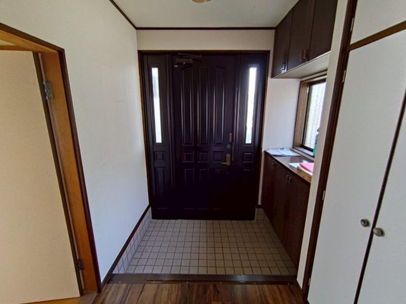 大磯町生沢の戸建 玄関
