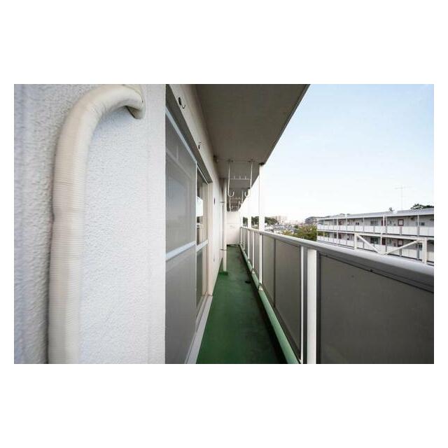 ビレッジハウス亀井野１号棟 ベランダ