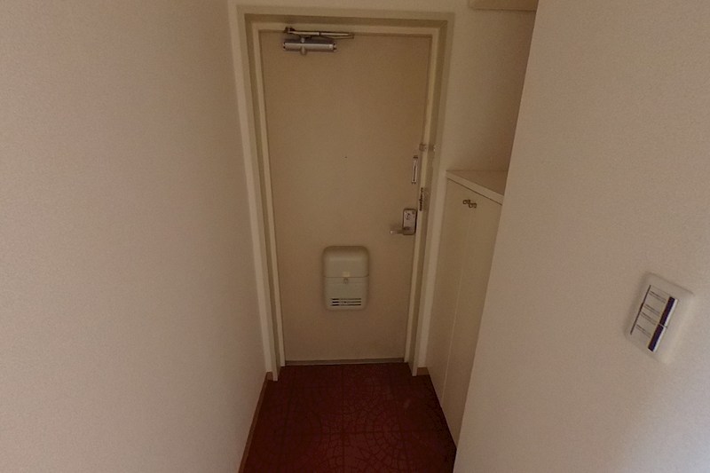 ヒルズ南戸塚4号棟 玄関
