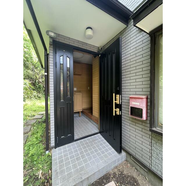 俣野町貸家 玄関