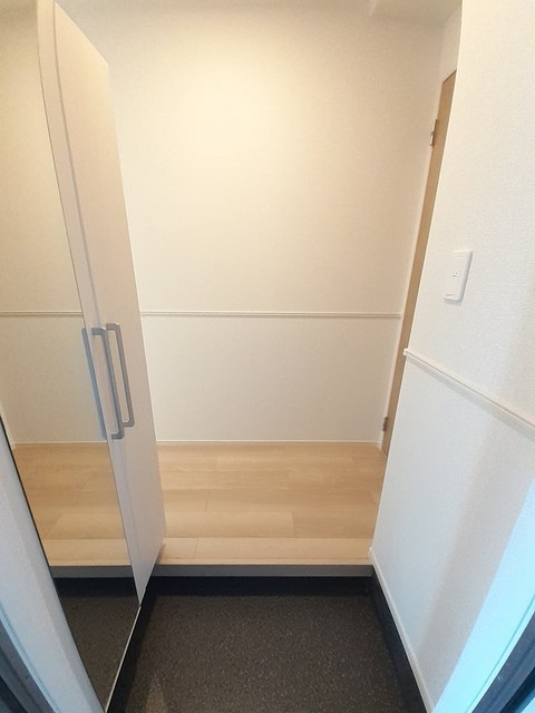 レヴィラージュ 玄関