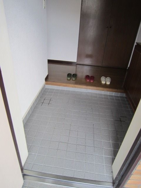 メイプル末廣ＮＯ．１８ 玄関