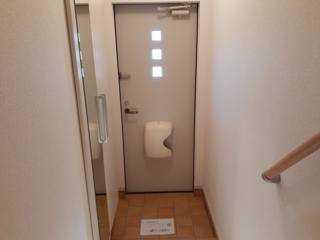 グリシーヌヒルＡ 玄関