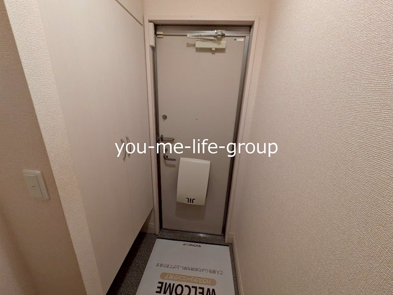 ハイネスA 玄関