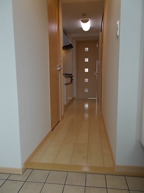 エクレセンス新富 玄関