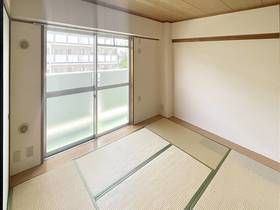 ビレッジハウス亀井野２号棟 ベッドルーム