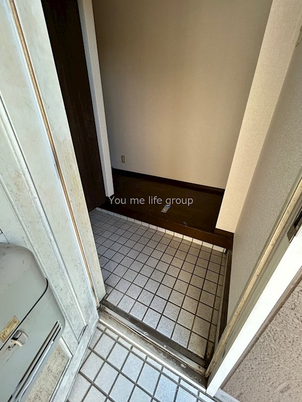 ビューパレスB 玄関