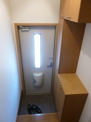 アデッソ湘南 玄関