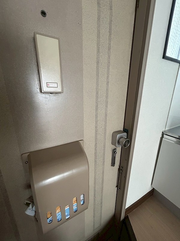 川名サンコーポ 玄関