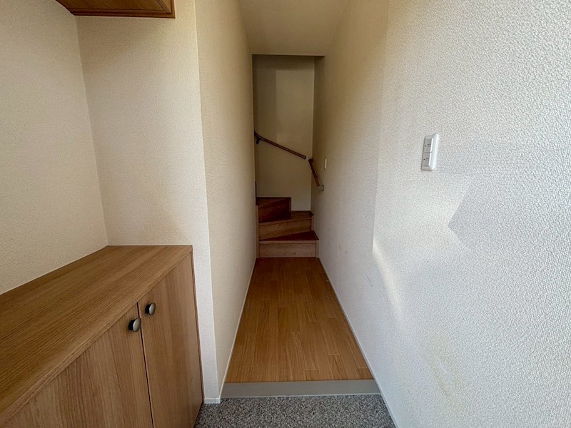 ハイツ花田 玄関