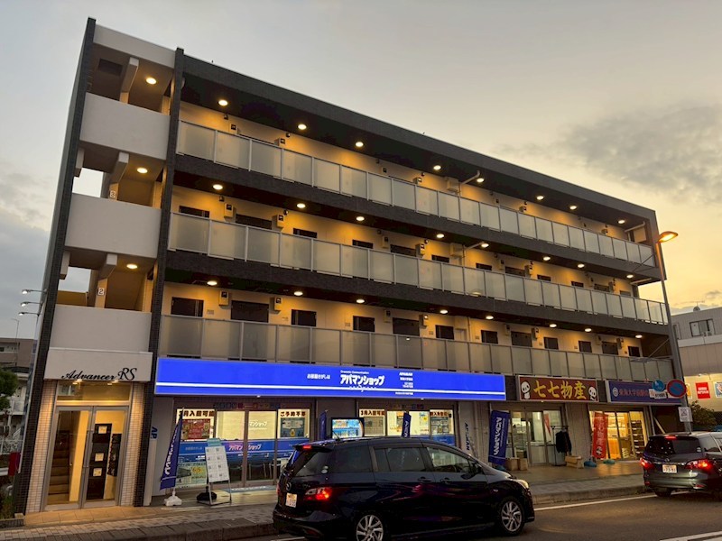 アヴァンセ アールエス 401号室 外観