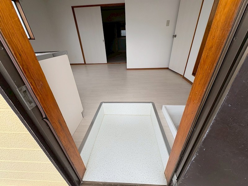 伊東ハイツ 玄関