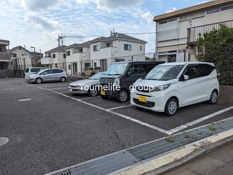 ラフィネ相武台Ⅲ 駐車場