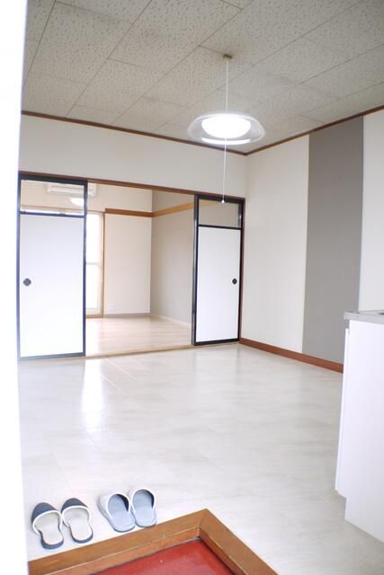亀井ビル 玄関