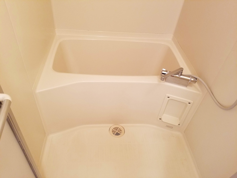 レオパレスサーナ 風呂画像