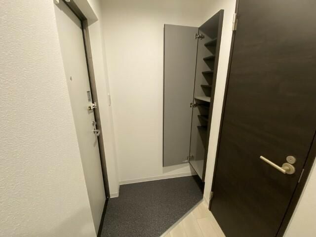 ジーメゾン伊勢原アメロ 玄関