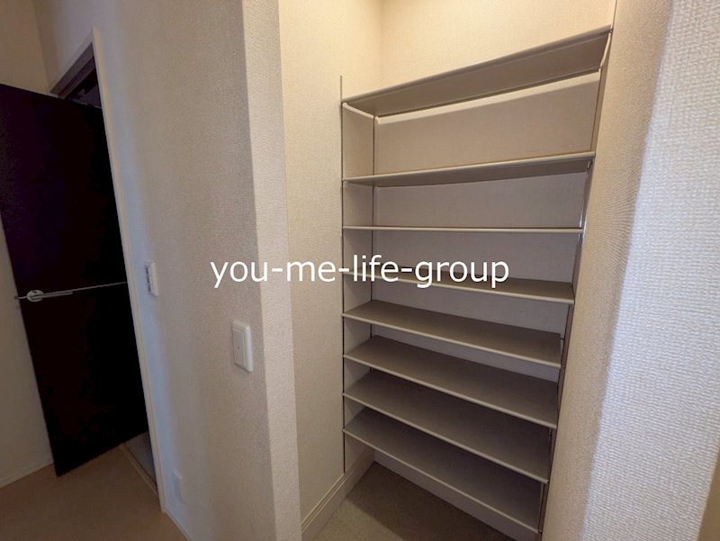 ハイネスCDFE　E 玄関