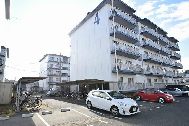 テレパレス伊勢原4号棟 204号室 外観