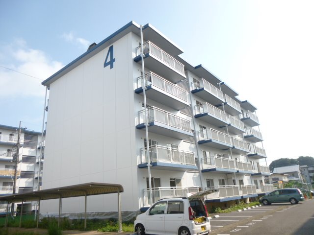 テレパレス伊勢原4号棟 301号室 外観