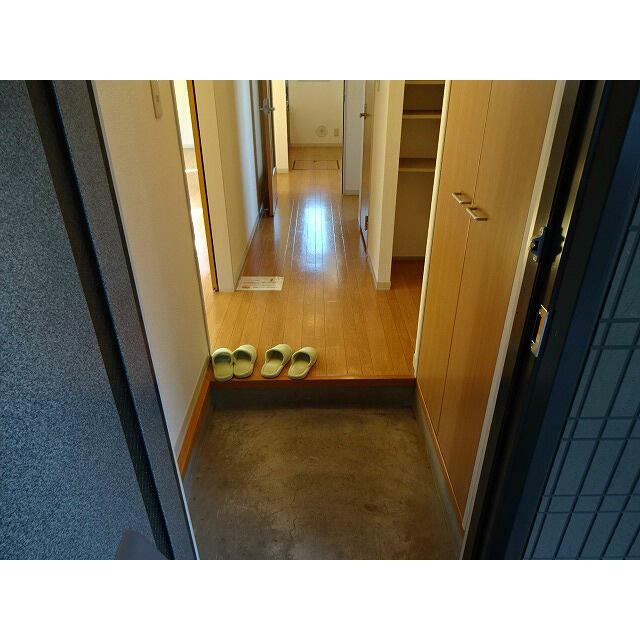 メゾンウィステリア 玄関
