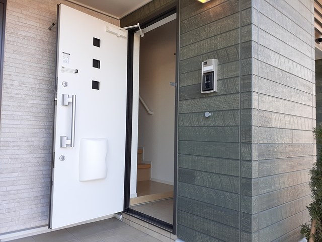 サンセール　クスノキ 玄関