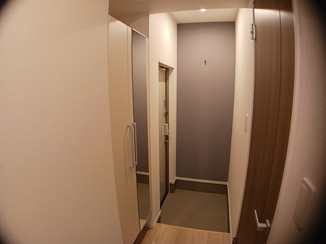 ウェスト　ラディアントＮ 玄関