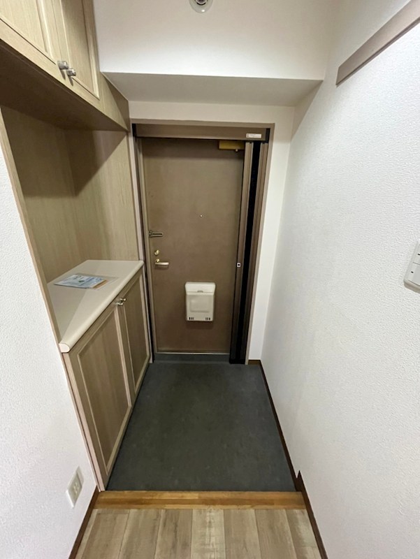 サニーヒル石川２ 玄関