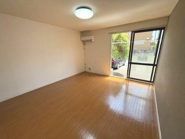 ヴィラ萩山A リビング