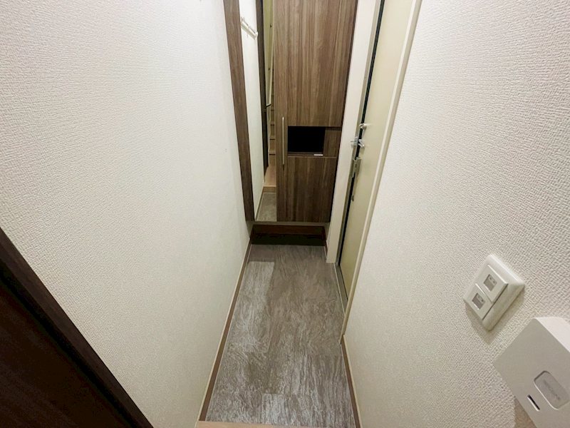スリジェ元町 玄関