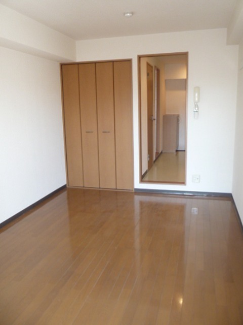 フジスカイ幸町 リビング
