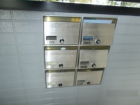 レオパレスＫＡＷＡＧＵＣＨＩ１ 玄関