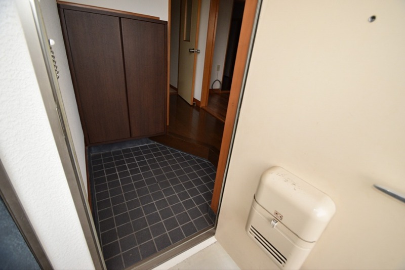 クレスト南足柄 玄関