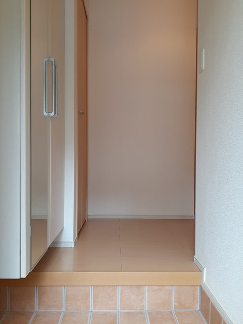 メゾン　ド　ソレイユ 玄関