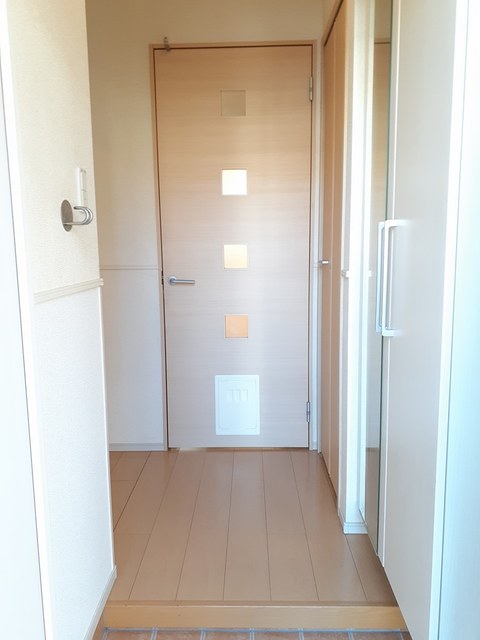 カルムＴ２ 玄関