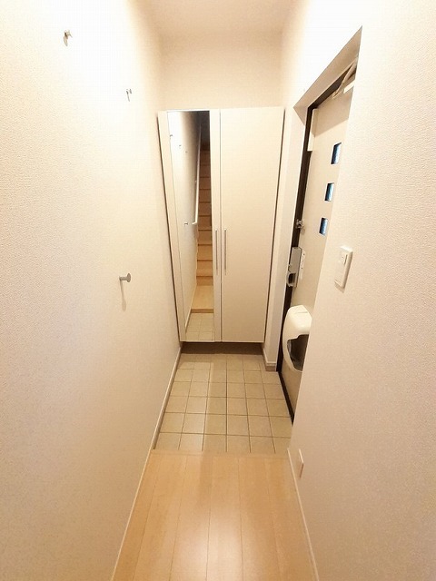 ヴェルテス六番館 玄関
