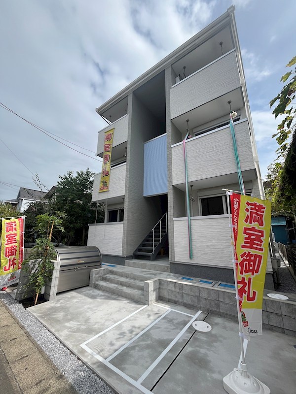 グリシーヌsanae  302号室 外観