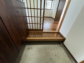 メゾンスズキA 玄関