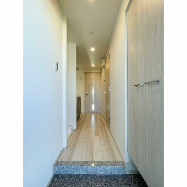 LIME RESIDENCE HIRATSUKA EAST 玄関