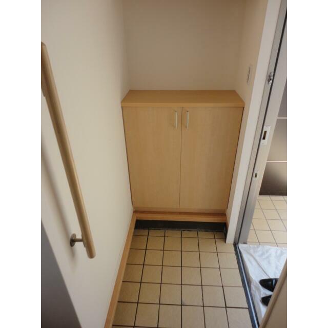 フローラ元町Ａ棟 玄関