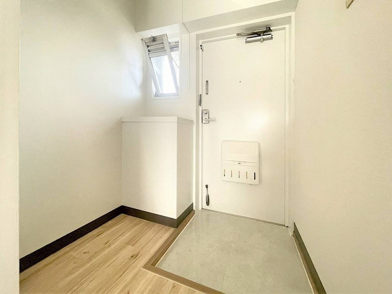 ビレッジハウス二宮1号棟 玄関