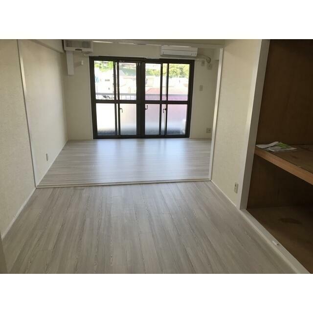 第一ハイム山下 リビング